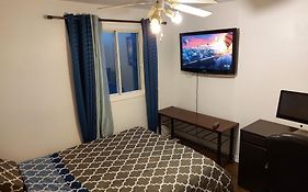 Bedroom In Cozy Townhome